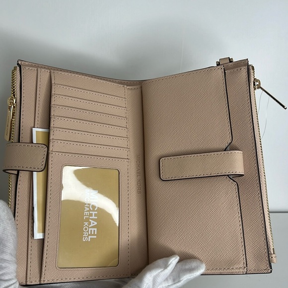 Michael Kors wristlet wallet - Picture 8 of 12